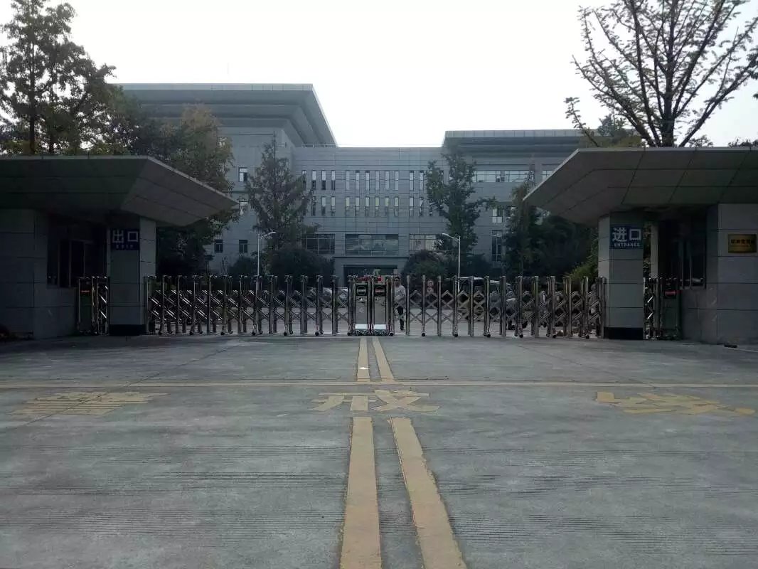 保定竞秀区保定竞秀区四川消防总队伸缩门